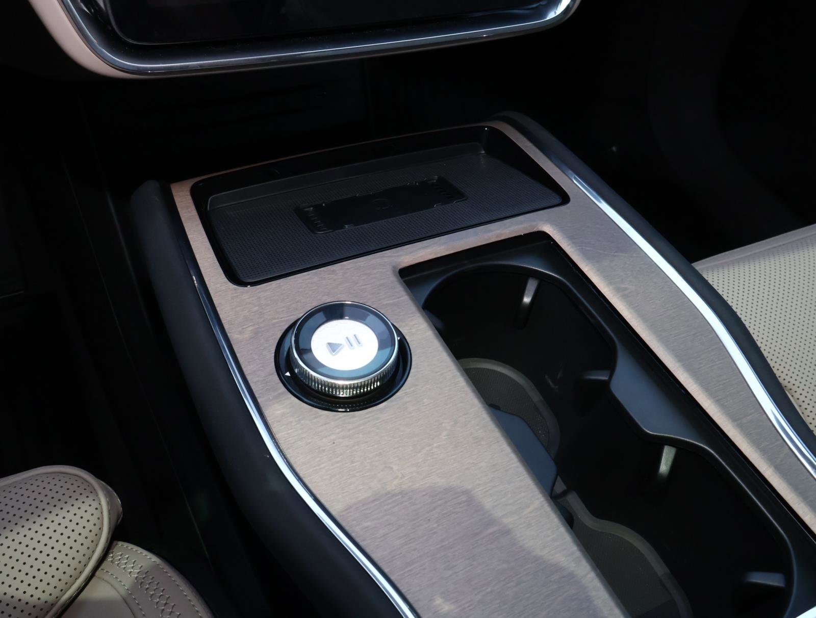 Used 2025 Volvo EX90 Ultra image 30