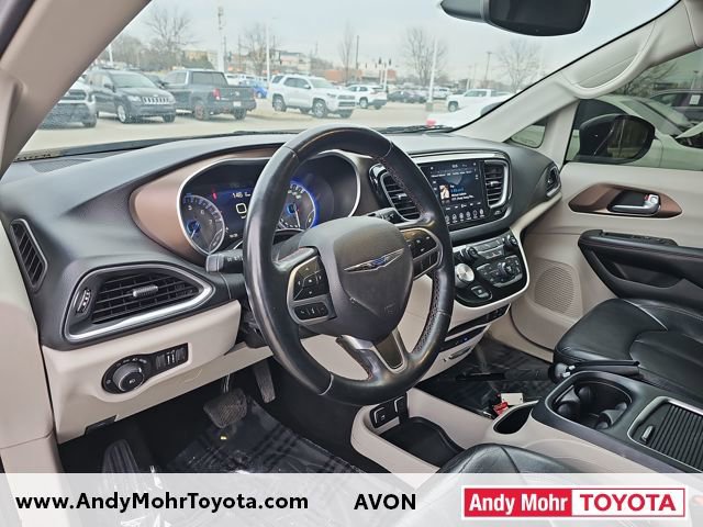 Used 2018 Chrysler Pacifica Touring-L Plus image 8