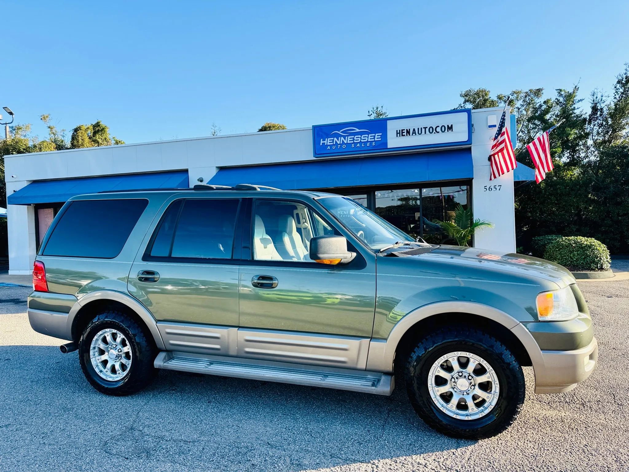Used 2004 Ford Expedition Eddie Bauer image 16