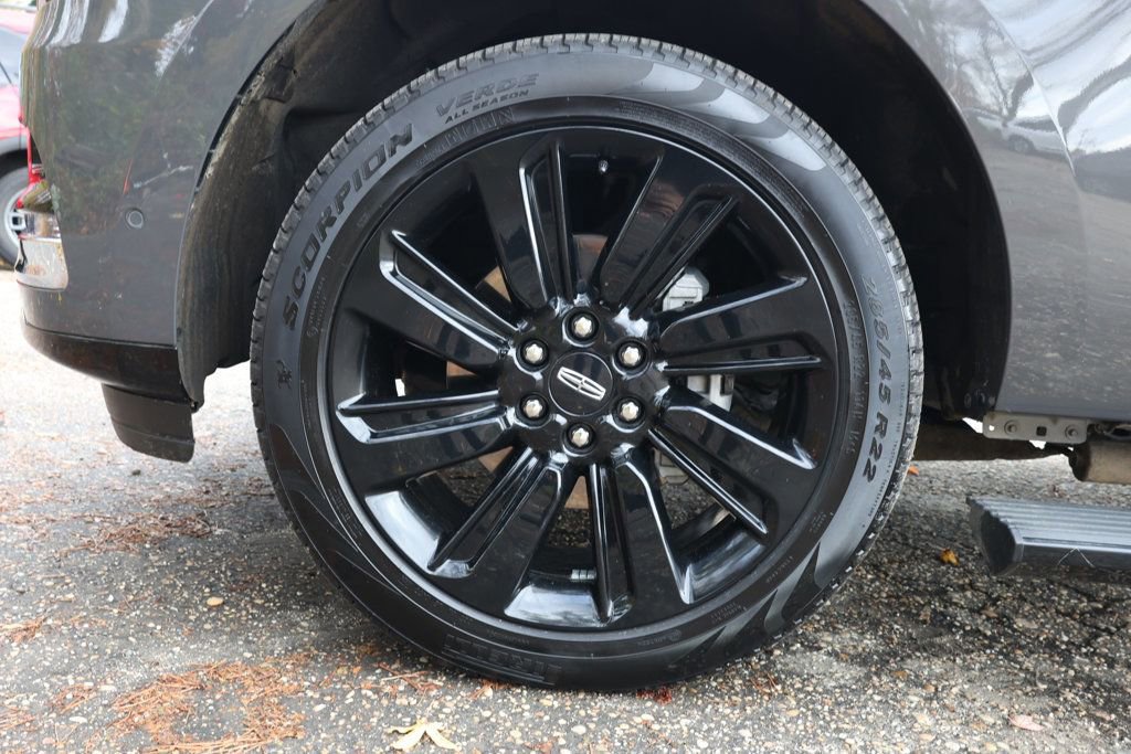 Used 2024 Lincoln Navigator Black Label image 9