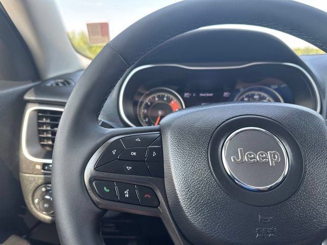 Used 2022 Jeep Cherokee Trailhawk w/ Sound & Nav Group AWD/4WD image 14