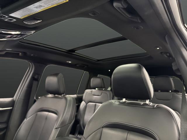 Used 2025 Jeep Grand Cherokee L Limited w/ Black Appearance Package image 7