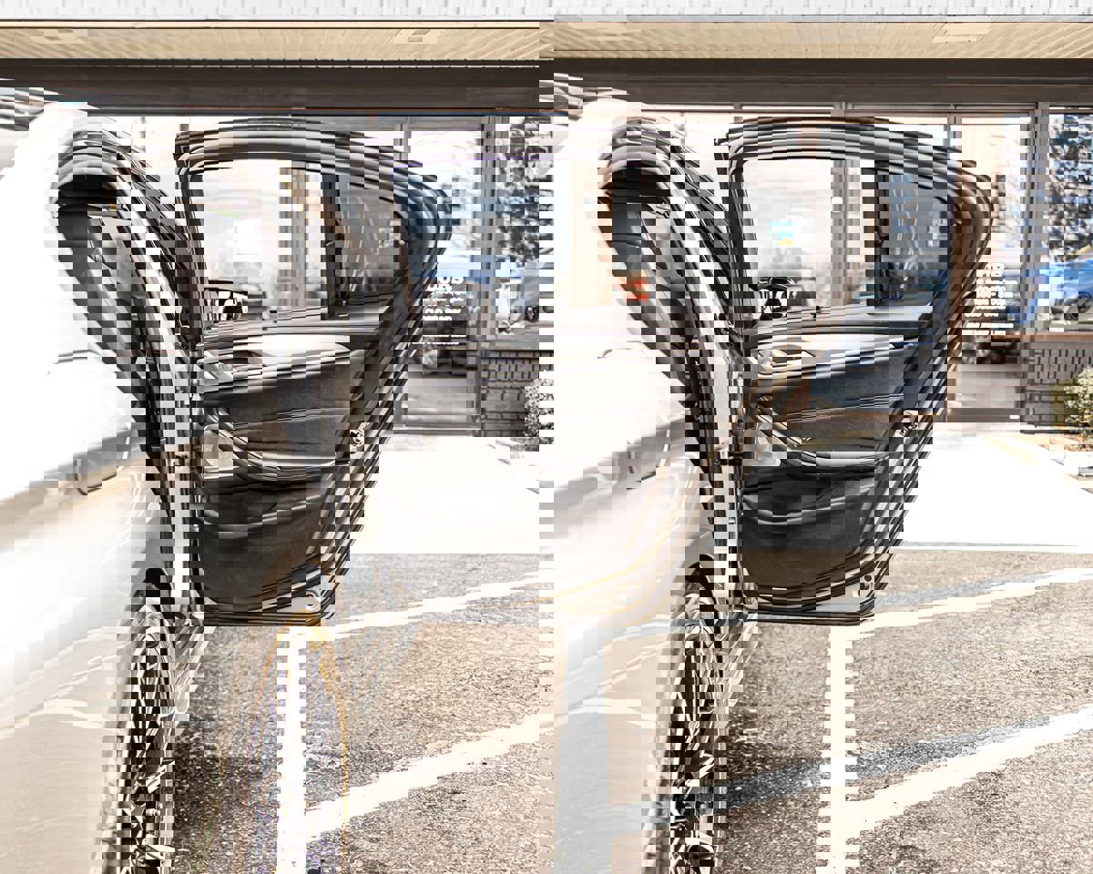 Used 2020 BMW M5 w/ Executive Package image 44