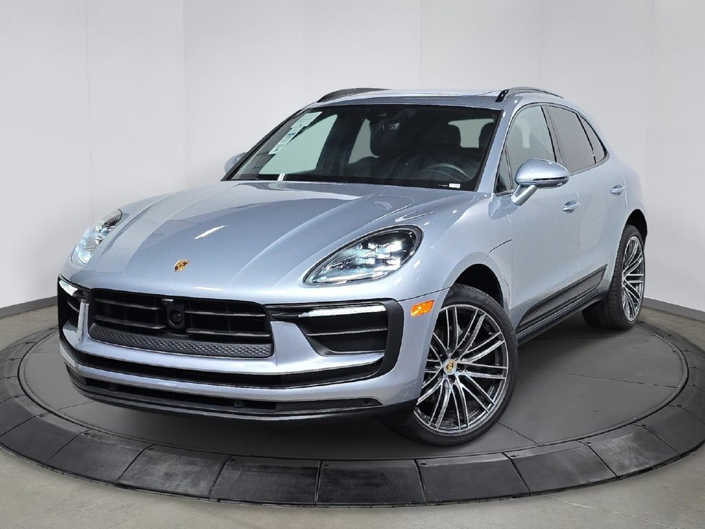 Certified 2026 Porsche Macan AWD/4WD image 1