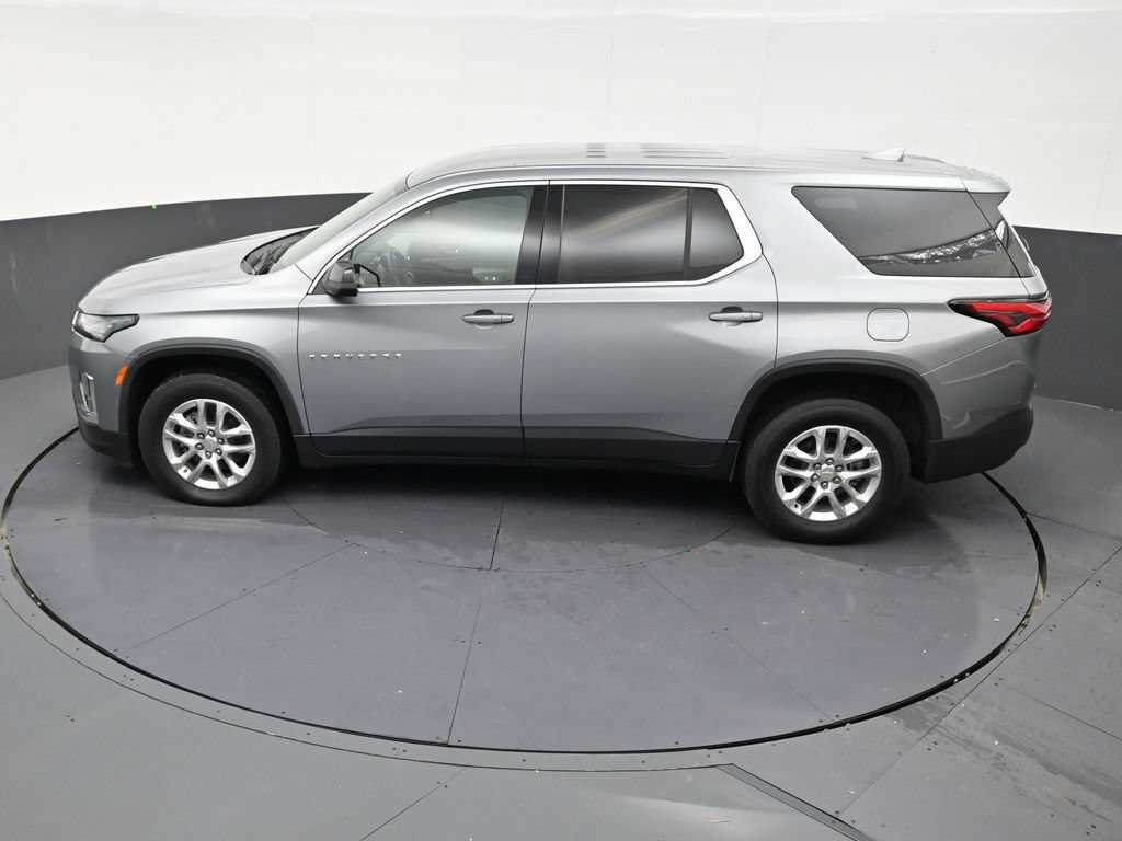 Used 2023 Chevrolet Traverse LS FWD image 13