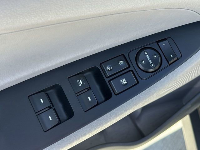 Used 2017 Hyundai Tucson Sport image 16