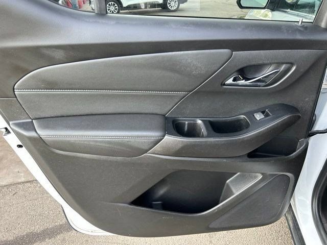 Used 2023 Chevrolet Traverse LT FWD image 39