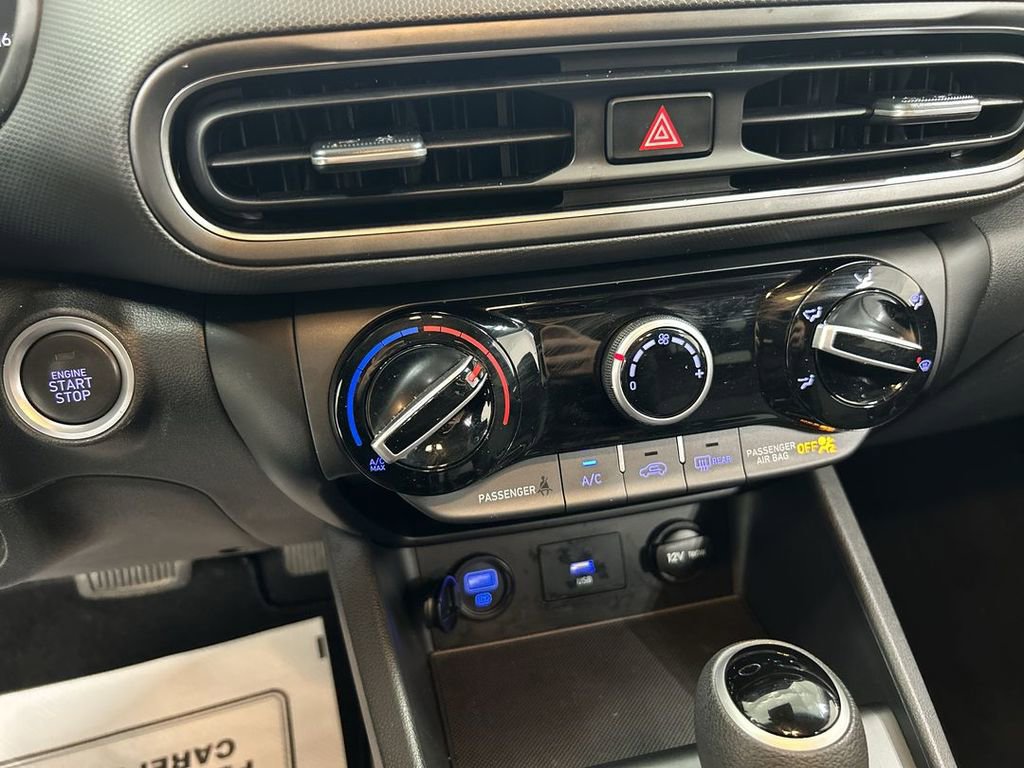 Used 2023 Hyundai Kona SEL AWD/4WD image 16