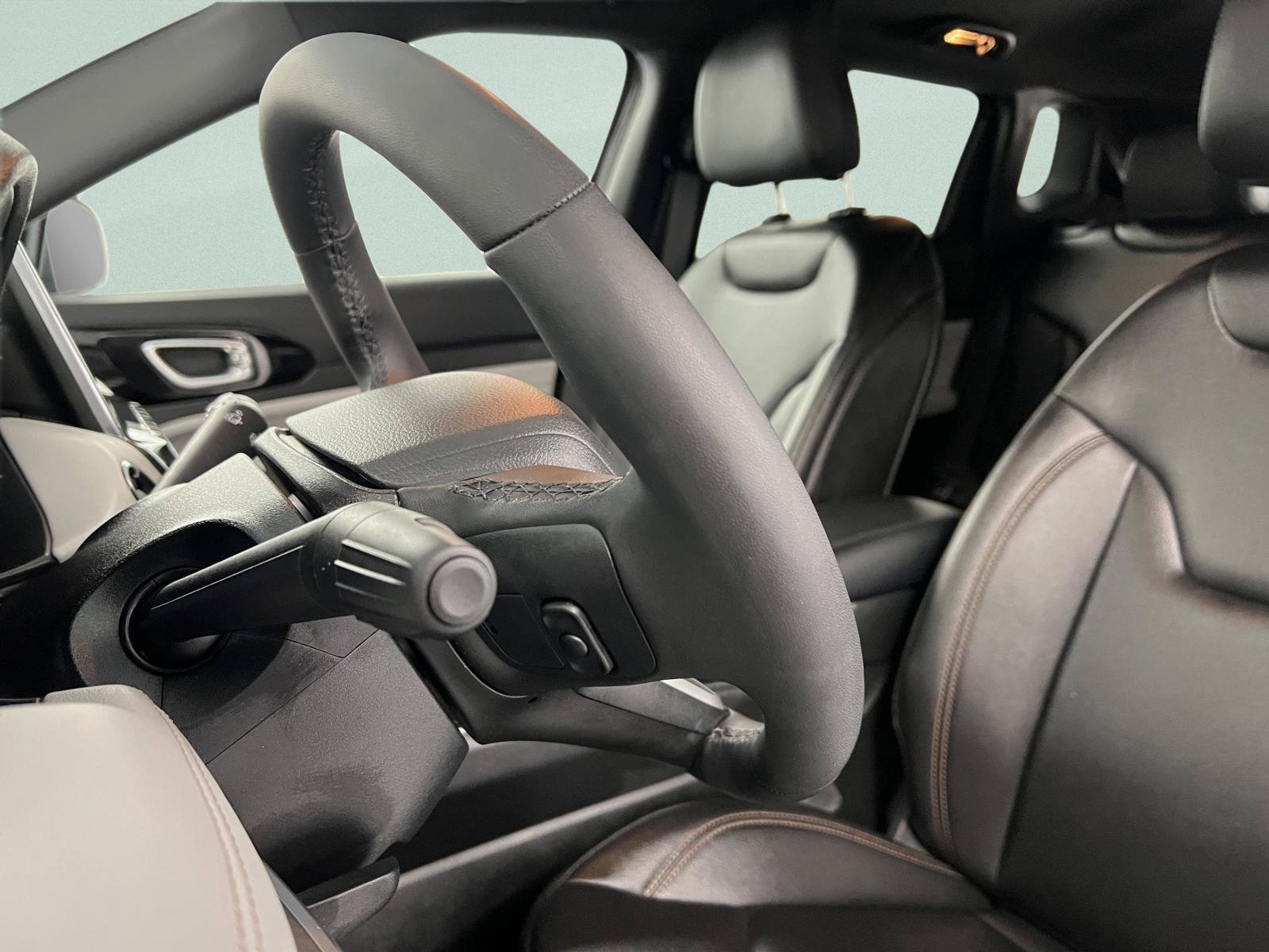 Used 2024 Jeep Compass Limited AWD/4WD image 32