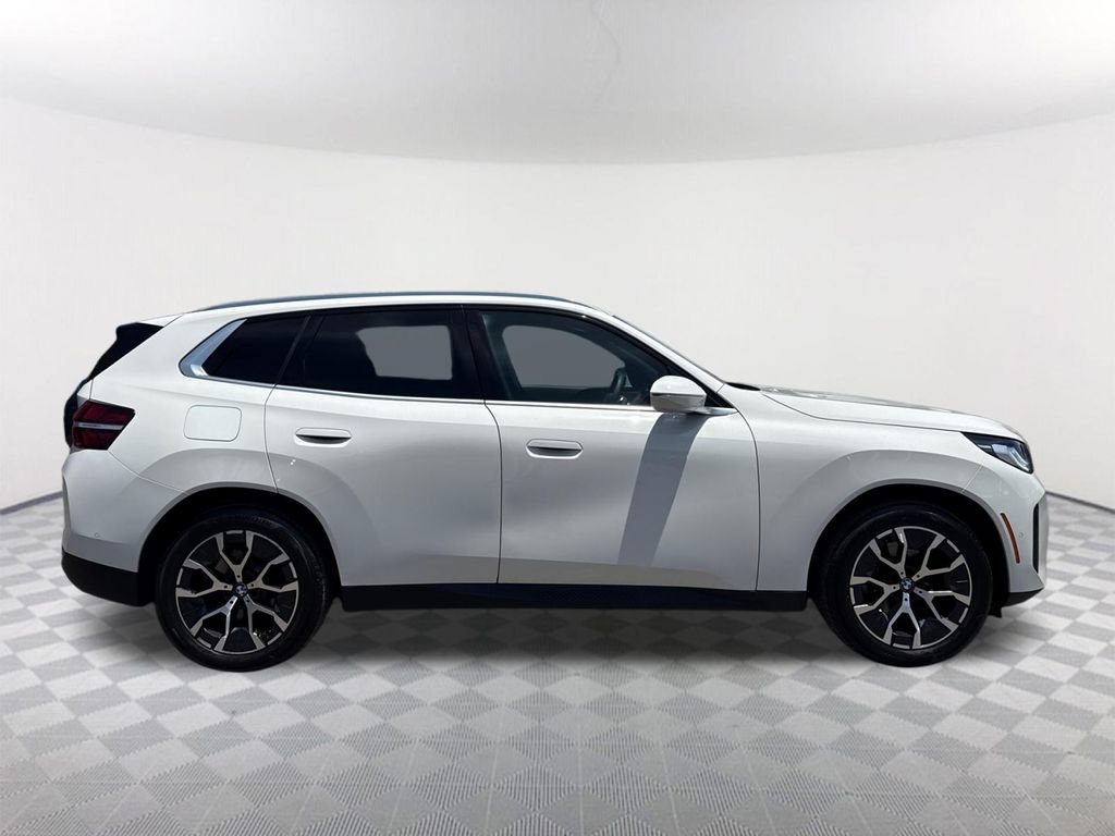 Used 2025 BMW X3 xDrive30i AWD/4WD image 3