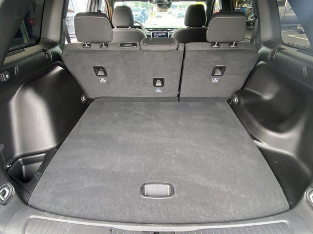 Used 2025 Jeep Grand Cherokee Laredo X w/ Luxury Tech Group I image 20