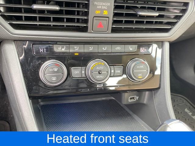 Used 2019 Volkswagen Jetta SEL w/ Cold Weather Package image 12