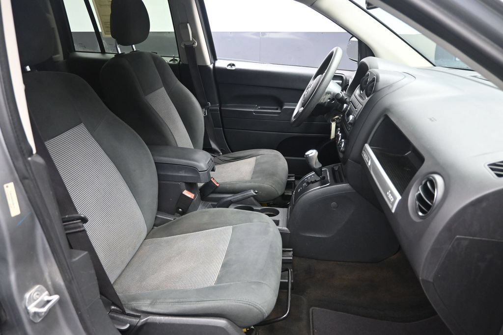 Used 2016 Jeep Compass Sport FWD image 25