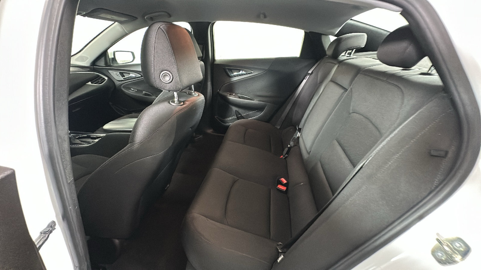 Used 2023 Chevrolet Malibu LT FWD image 30