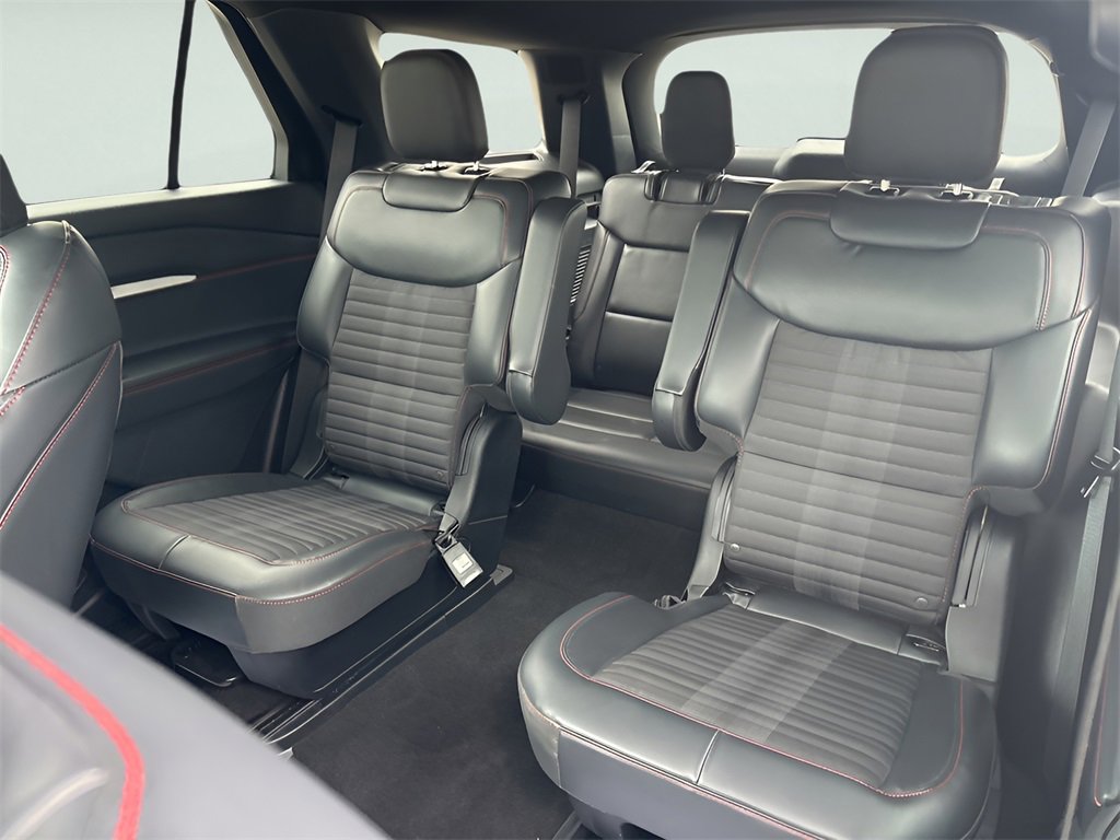 Used 2025 Ford Explorer ST-Line image 21