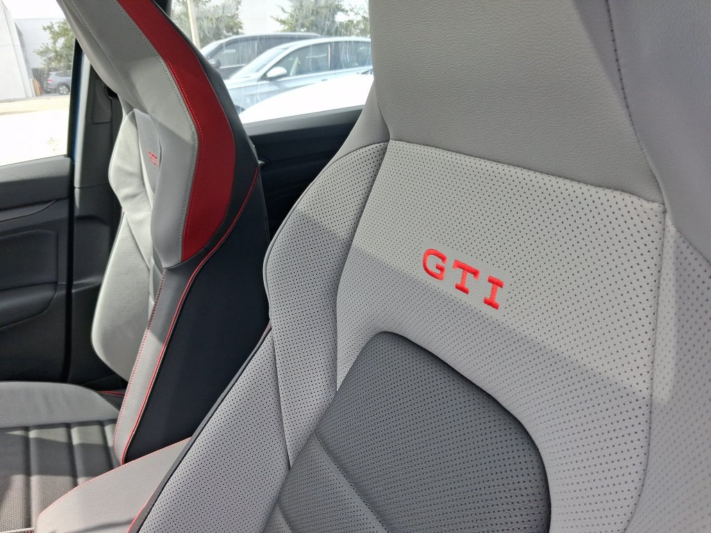 New 2026 Volkswagen GTI SE FWD image 11