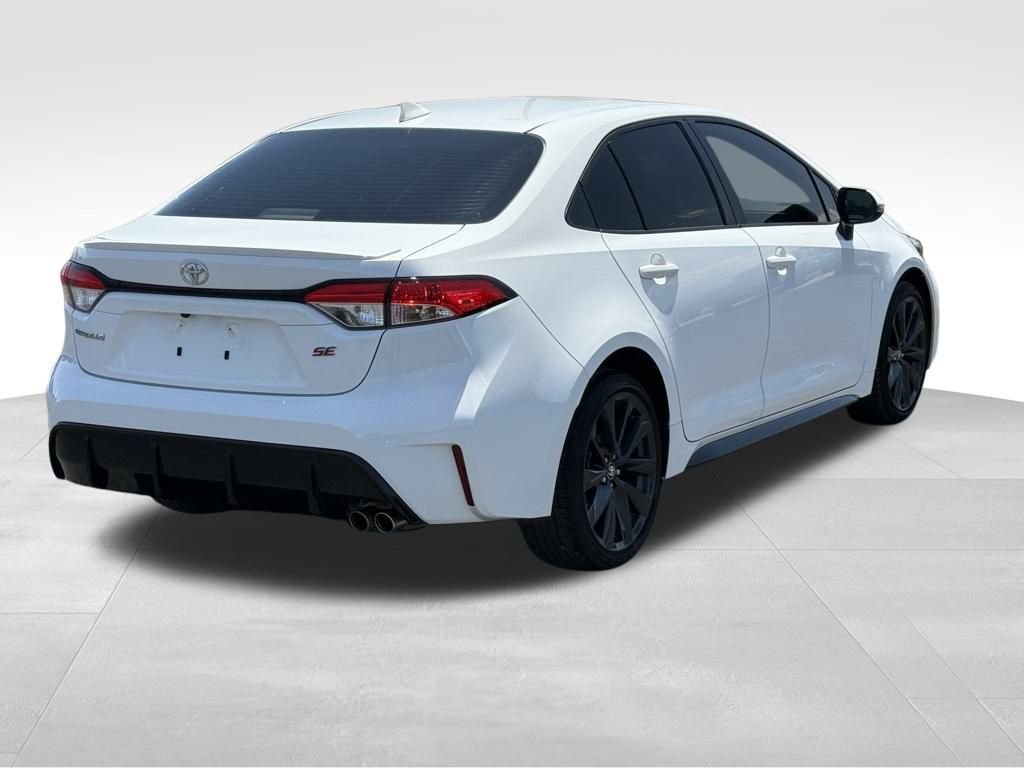 Used 2024 Toyota Corolla SE w/ SE Premium Package image 15
