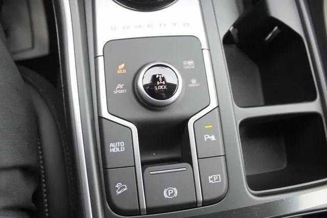New 2025 Kia Sorento EX image 25