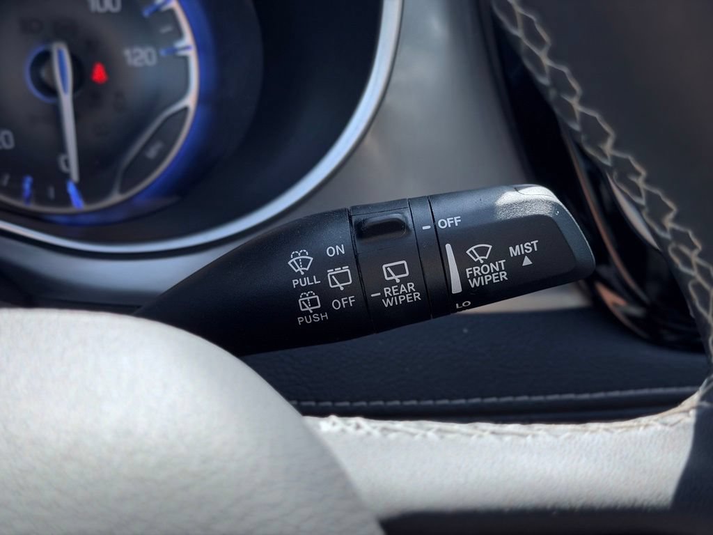 Used 2025 Chrysler Pacifica Limited FWD image 42