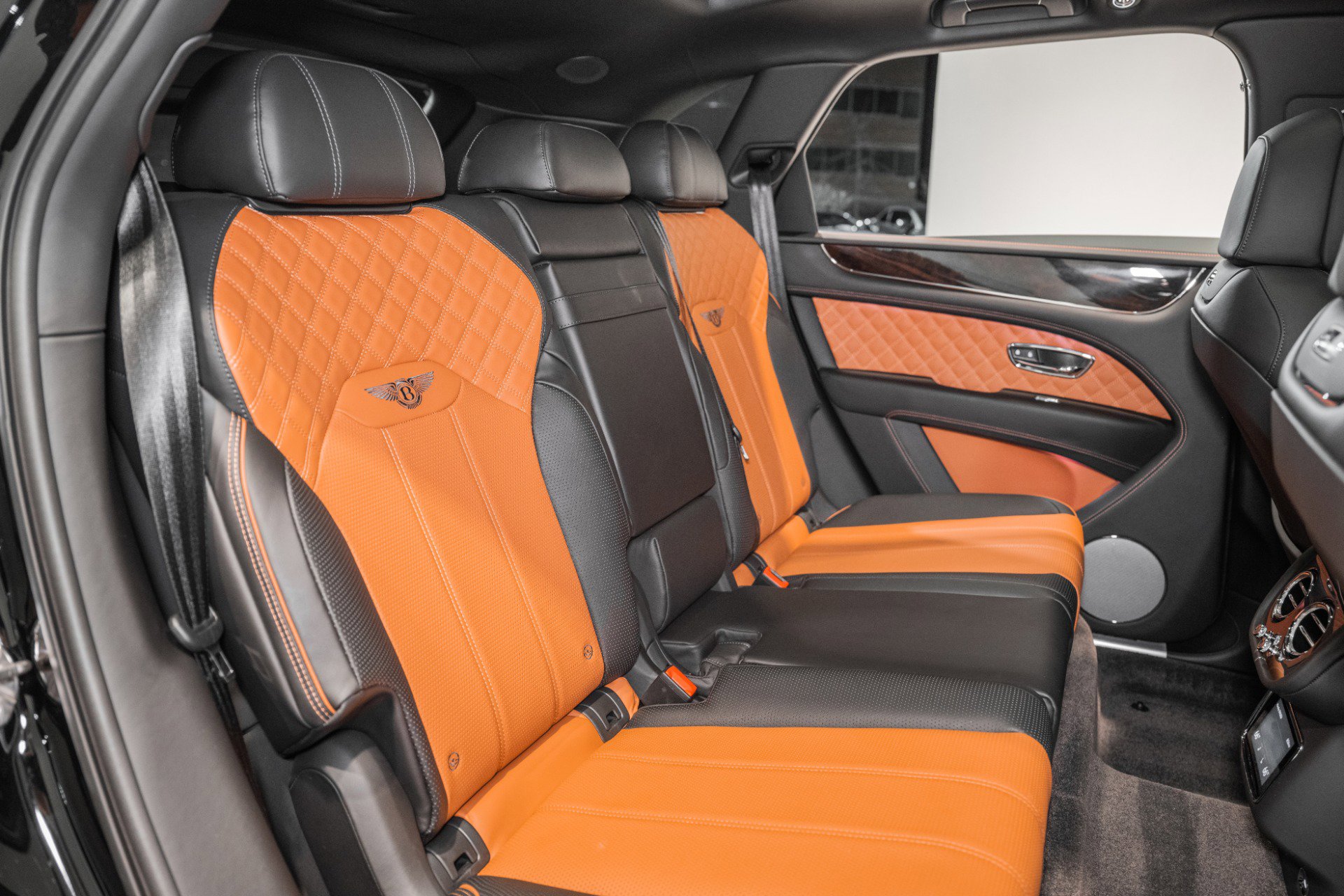 Certified 2022 Bentley Bentayga AWD/4WD image 26