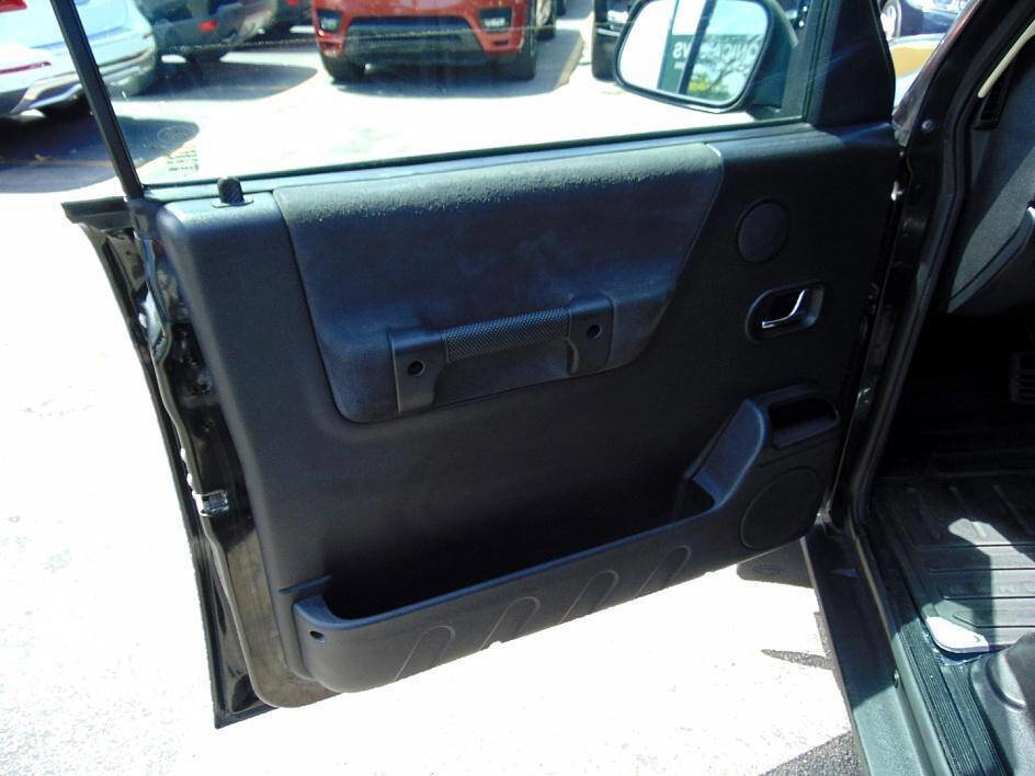 Used 2003 Land Rover Discovery SE image 27