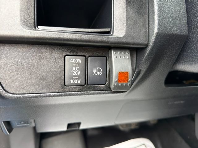 Used 2018 Toyota Tacoma TRD Off-Road AWD/4WD image 18