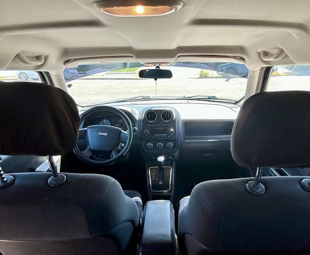 Used 2010 Jeep Patriot Sport w/ Tire & Wheel Group AWD/4WD image 7