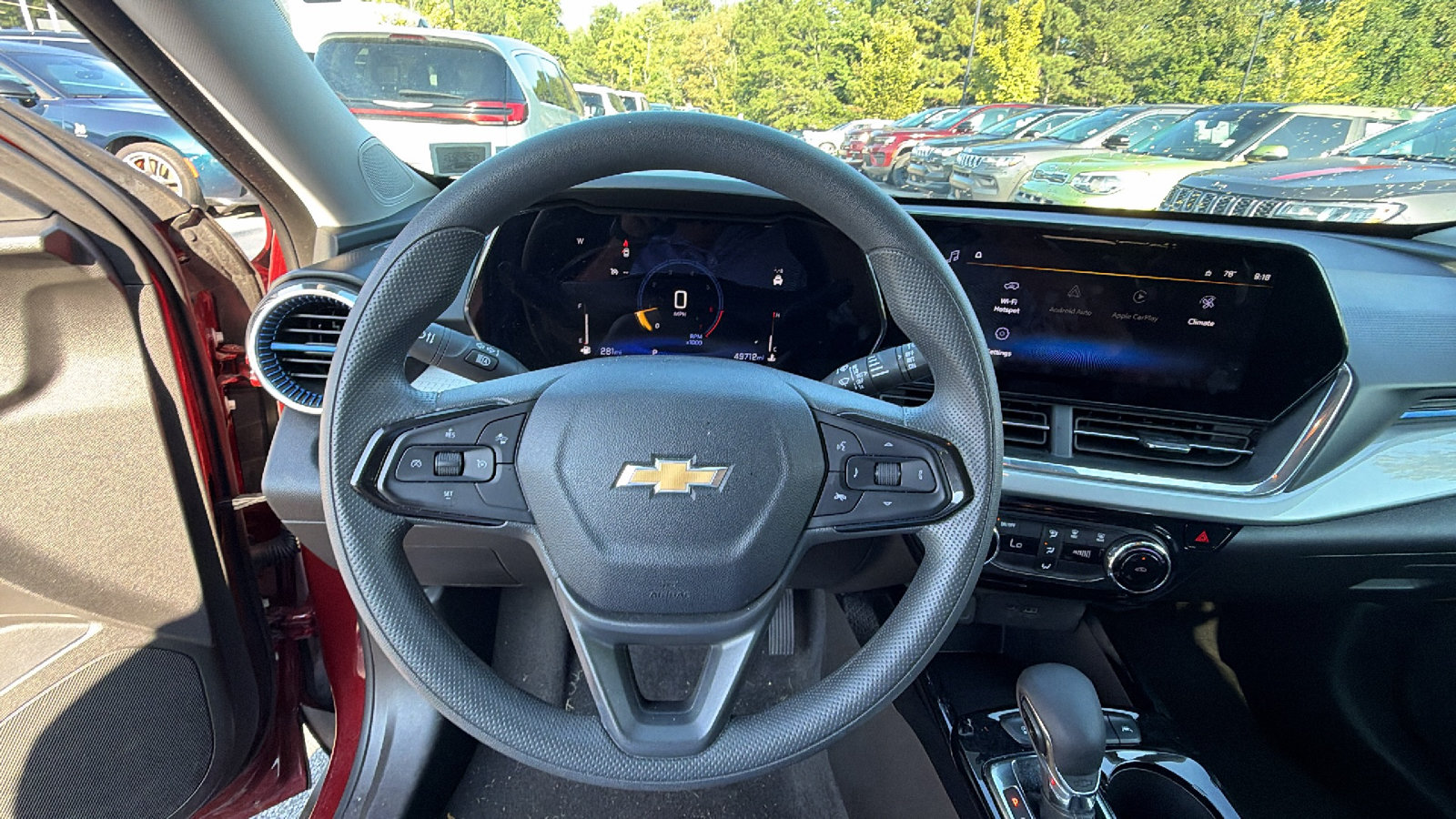 Used 2025 Chevrolet Trax LT FWD image 25