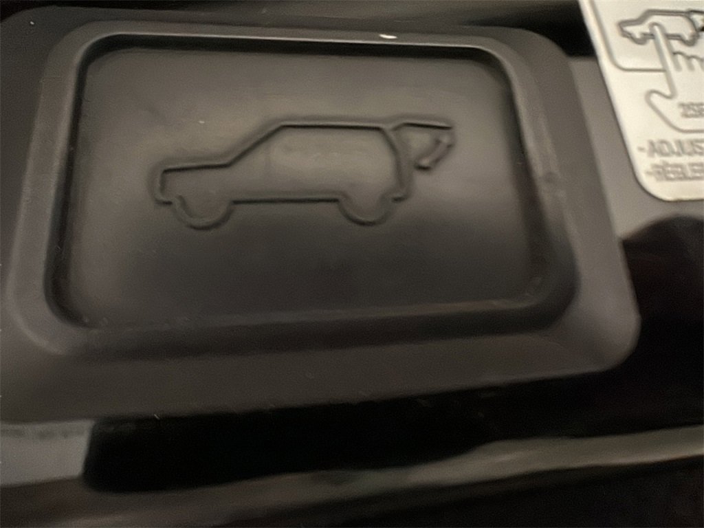 Used 2016 Toyota RAV4 SE image 19