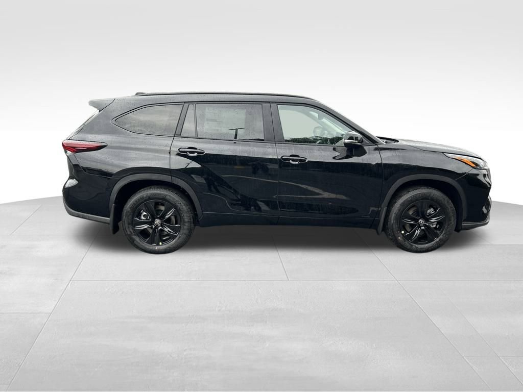 New 2025 Toyota Highlander XLE image 6