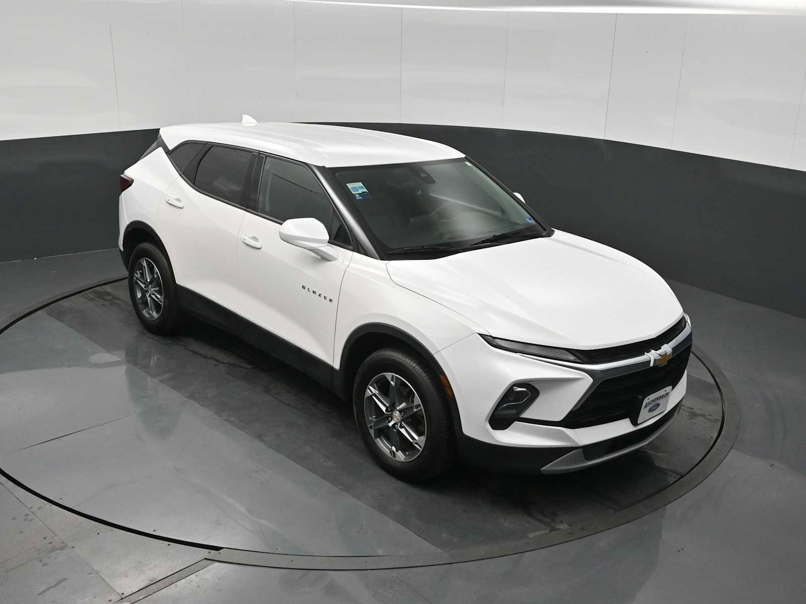 Used 2023 Chevrolet Blazer LT AWD/4WD image 1