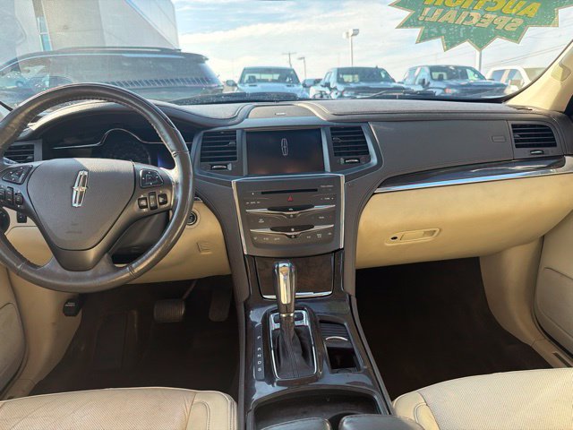 Used 2013 Lincoln MKS AWD image 17