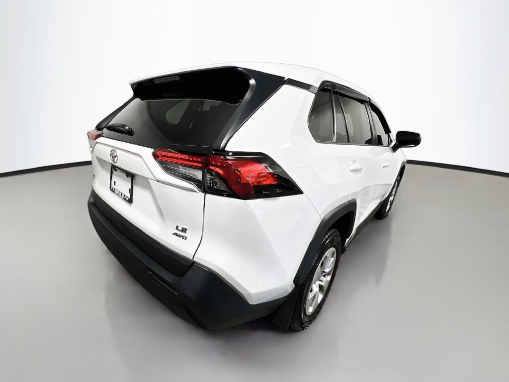 Used 2023 Toyota RAV4 LE AWD/4WD image 3