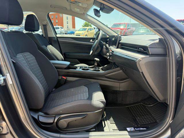 Used 2026 Kia K5 LXS FWD image 3