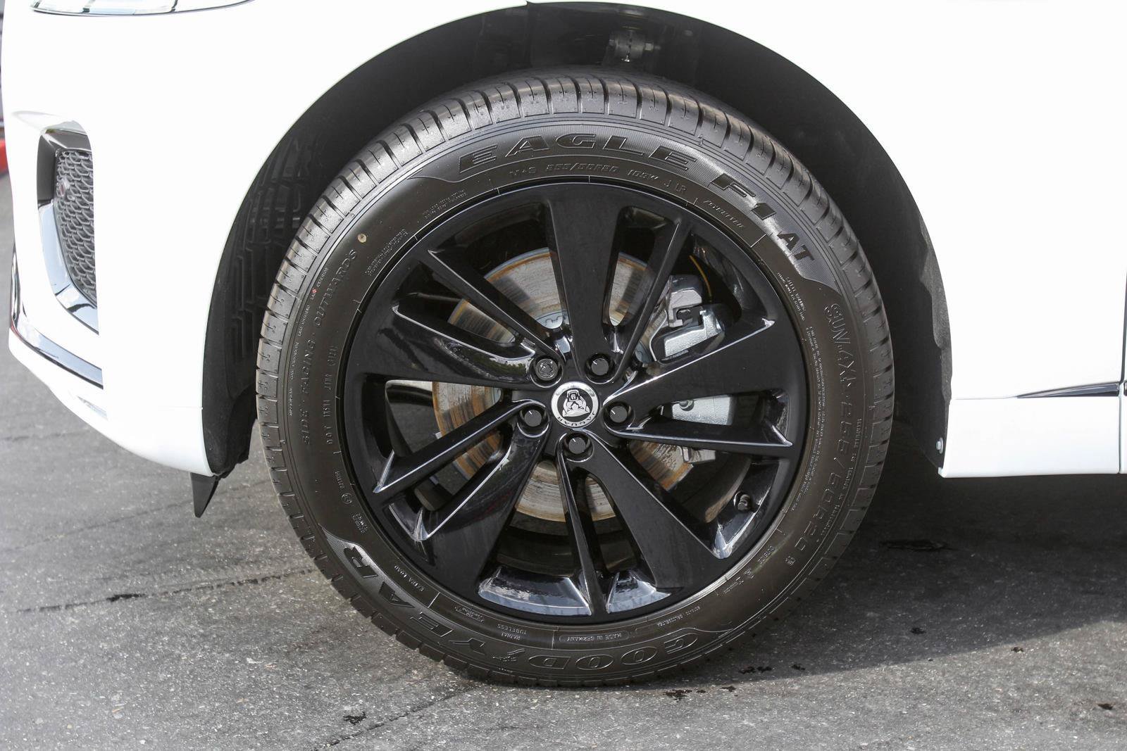 New 2025 Jaguar F-PACE R-Dynamic S AWD/4WD image 9