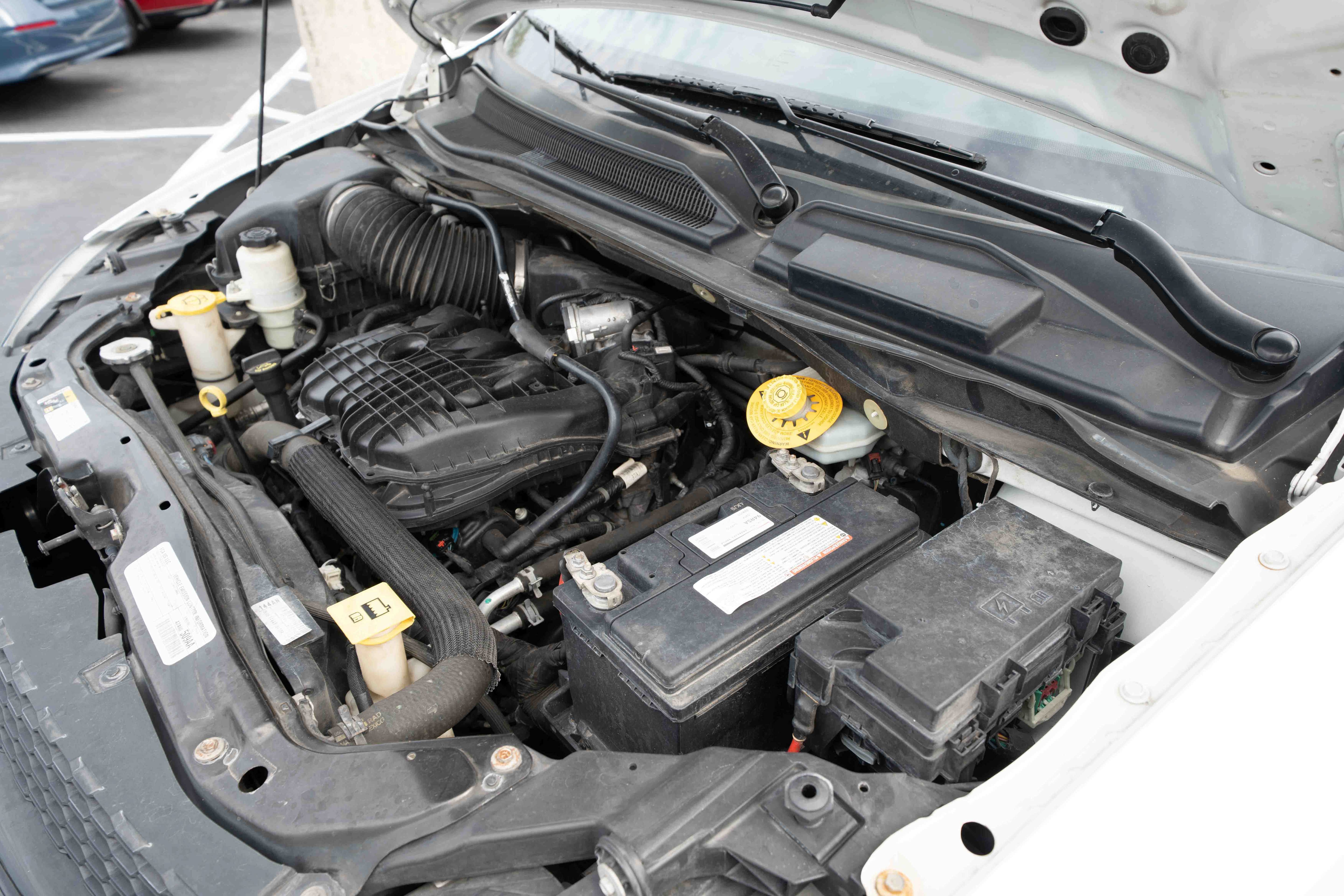 Used 2016 Dodge Grand Caravan SE FWD image 32