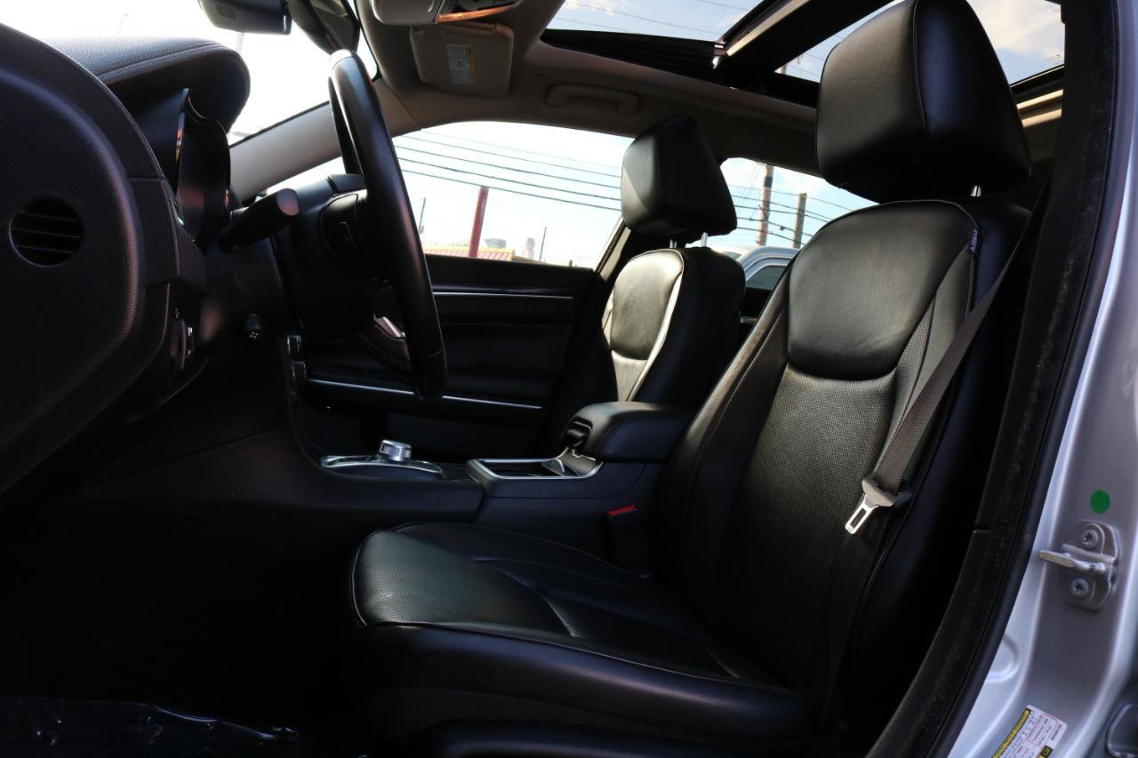 Used 2021 Chrysler 300 Touring L w/ Popular Equipment Group AWD/4WD image 23