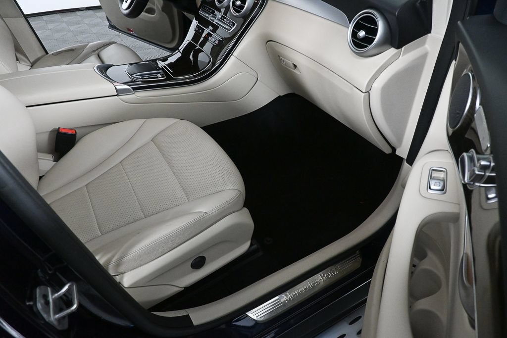 Certified 2021 Mercedes-Benz GLC 300 image 23