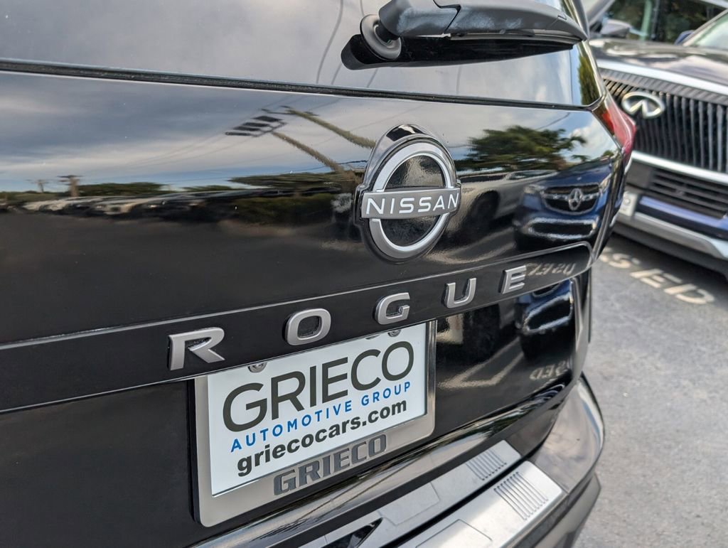 Certified 2025 Nissan Rogue SV w/ SV Premium Package image 12