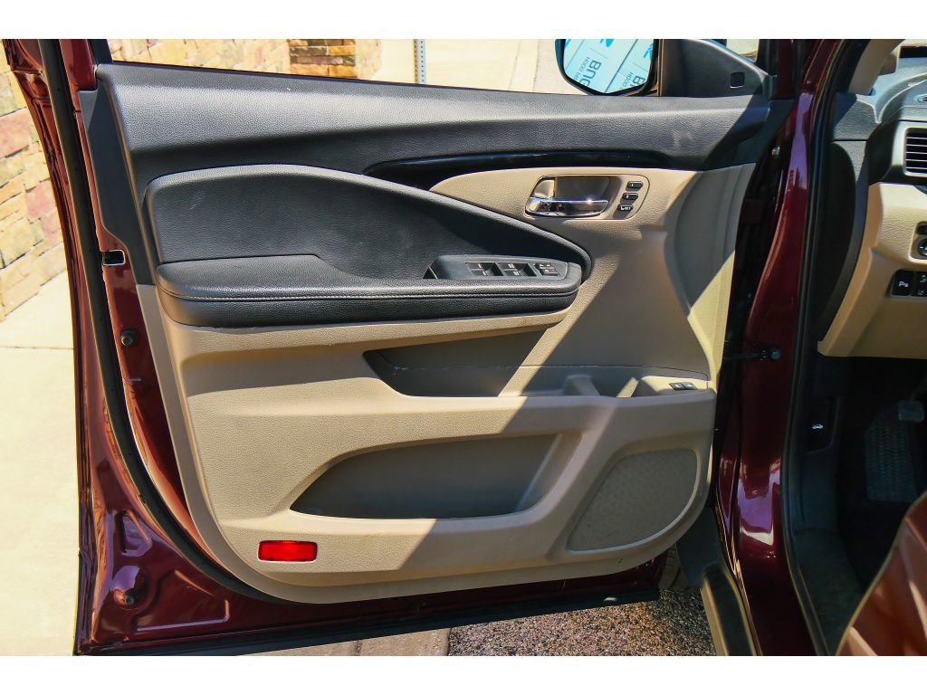 Used 2022 Honda Pilot Touring image 9