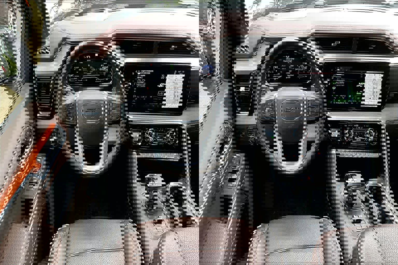 Used 2023 GMC Sierra 1500 Denali w/ Denali Reserve Package AWD/4WD image 6