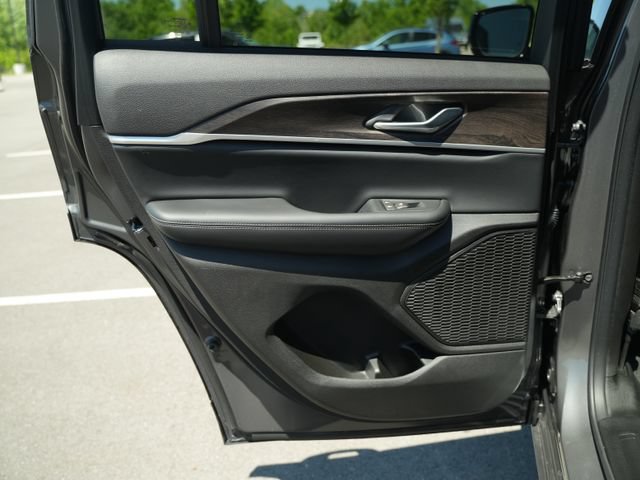 New 2026 Jeep Grand Cherokee Altitude AWD/4WD image 15