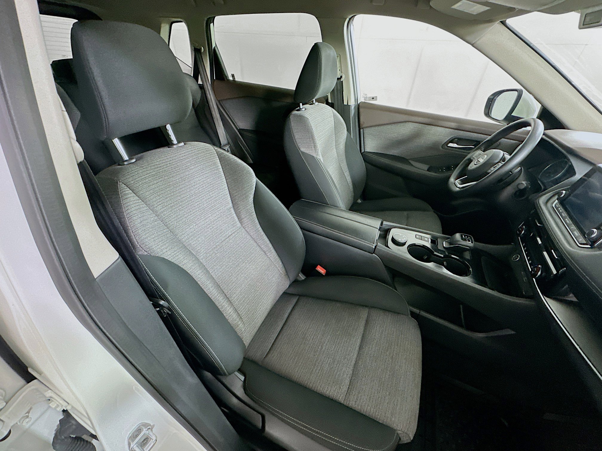 Used 2022 Nissan Rogue SV AWD/4WD image 29