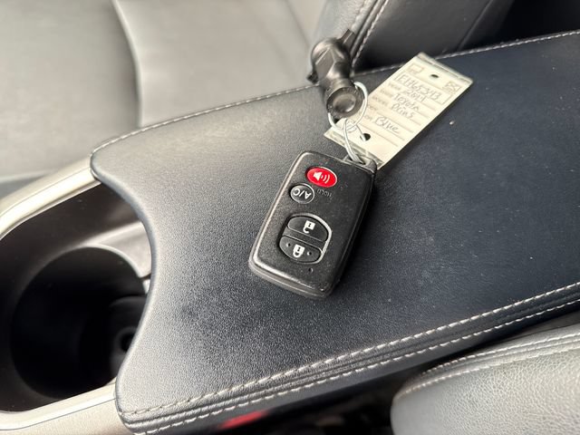 Used 2014 Toyota Prius Four w/ Solar Roof Package FWD image 30