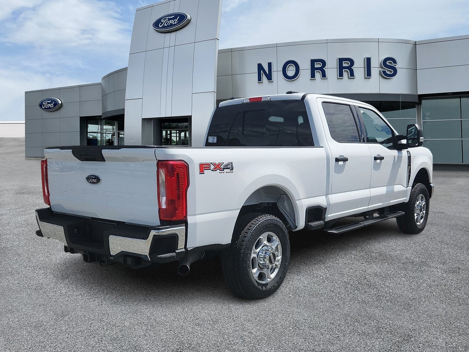 New 2026 Ford F250 XLT w/ FX4 Off-Road Package AWD/4WD image 4