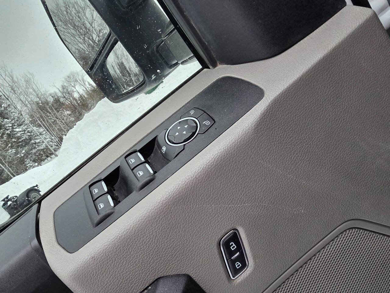 Used 2019 Ford F250 XL w/ Power Equipment Group image 26