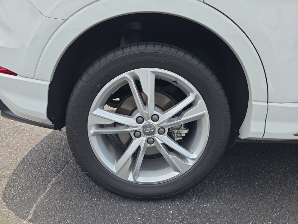 Used 2019 Audi Q3 2.0T Premium Plus w/ Premium Plus Package AWD/4WD image 27