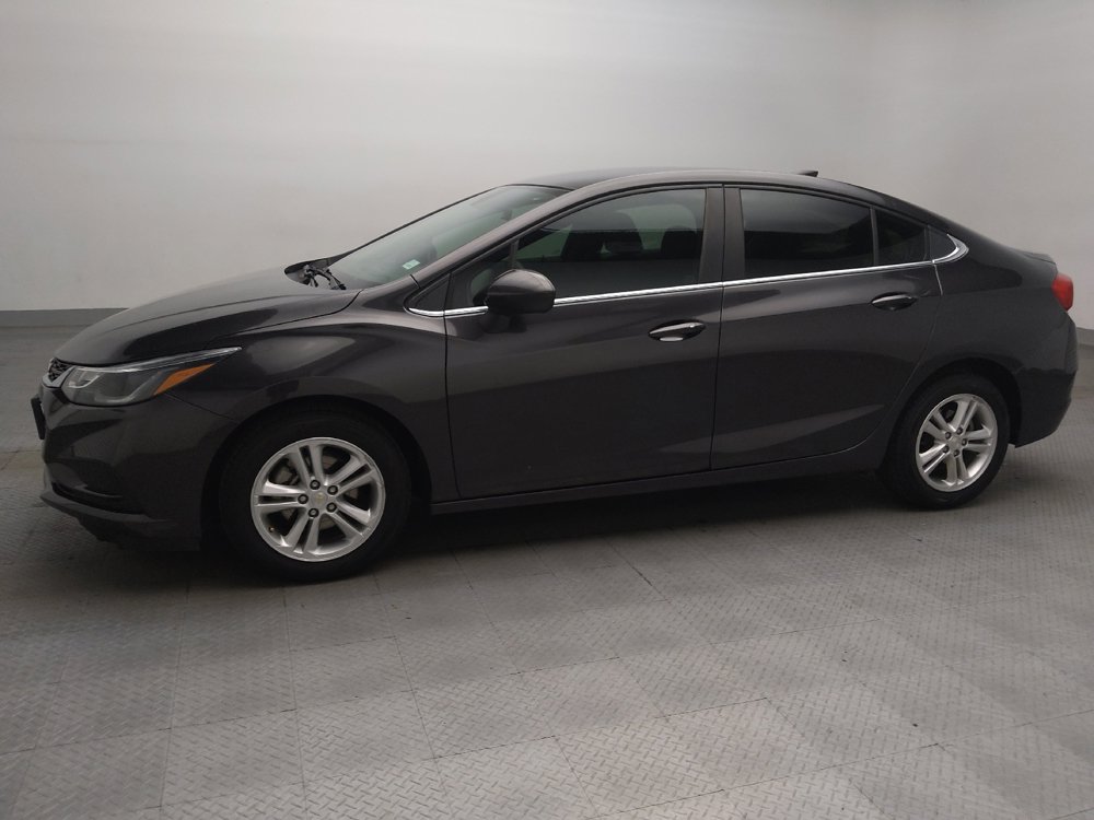 Used 2017 Chevrolet Cruze LT w/ Convenience Package FWD image 2