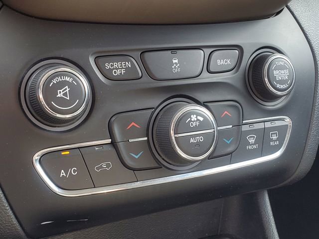 Used 2016 Jeep Cherokee Limited AWD/4WD image 23