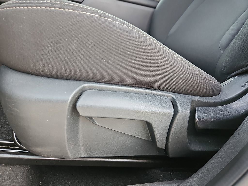 Used 2024 Nissan Rogue S AWD/4WD image 14